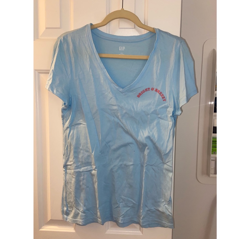 Gap t shirt.